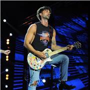 Insegnante di musica, chitarra e produzioni musicali.. 10 anni di carriera e due Sanremo alle spalle con la band Dear Jack